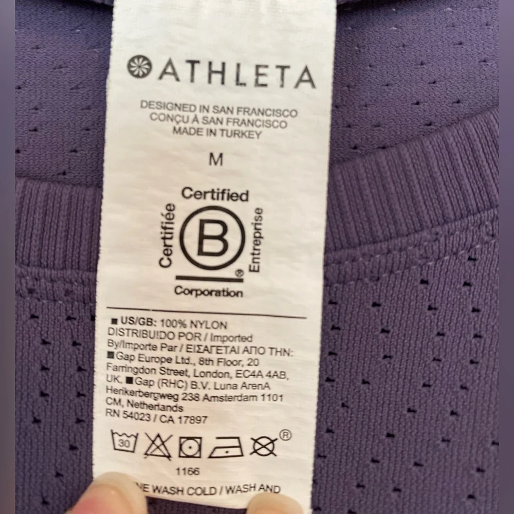 Athleta Women’s Purple Perforated Short Sleeve Active Top - Size Medium - Picture 3 of 5
